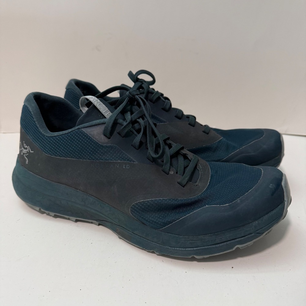 Arc'teryx Womens Trail Running Shoes 9 Navy Blue Norvan LD Vibram Megagrip
